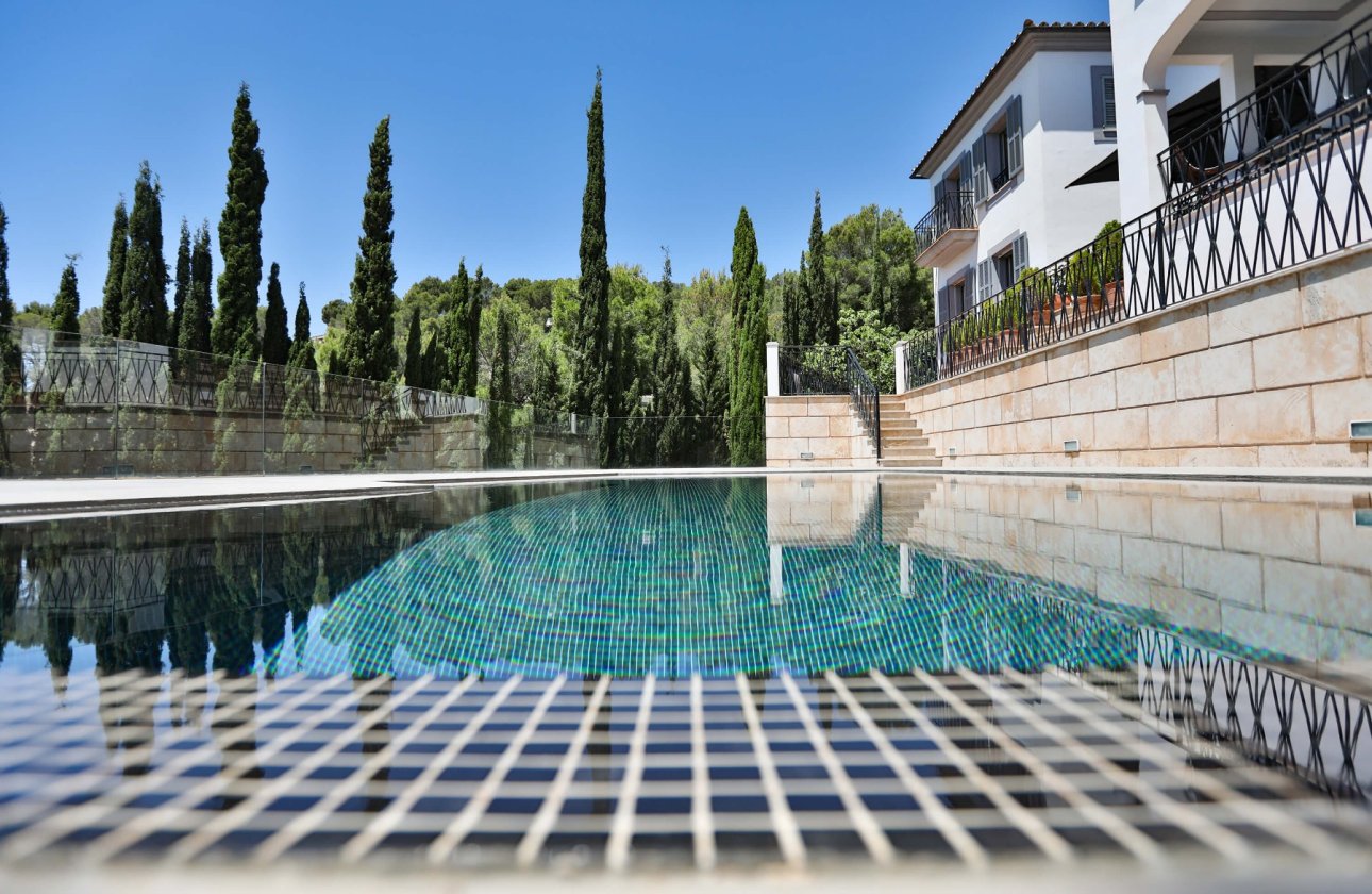 Resale - Villa -
Bendinat