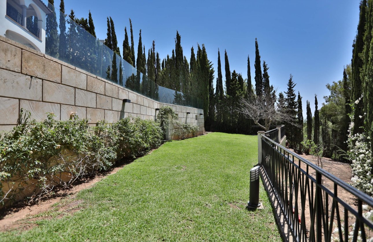 Resale - Villa -
Bendinat